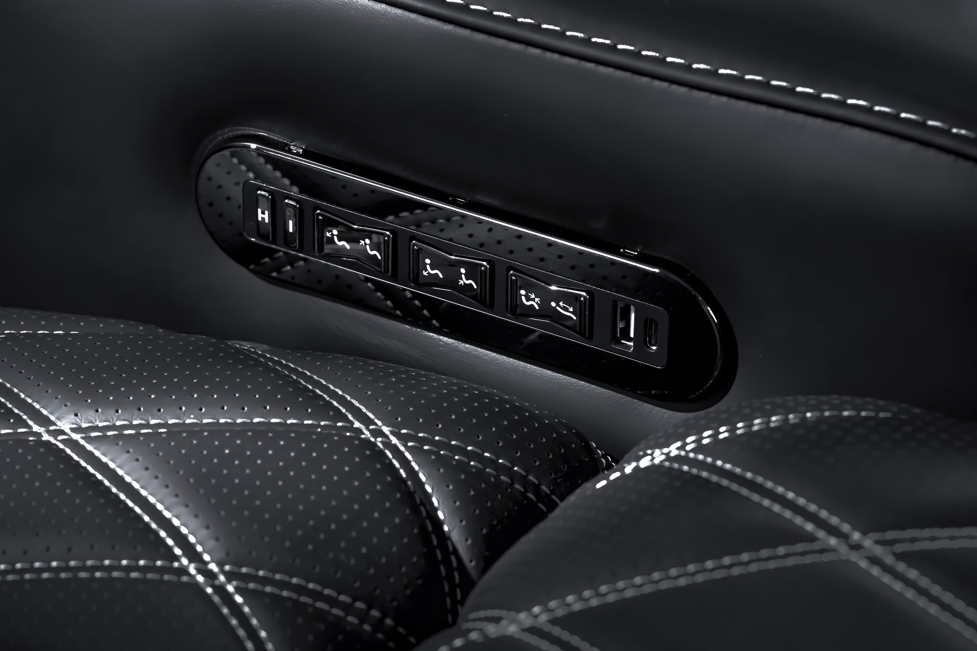 Valencia Oslo Ultimate 20K Italian Semi-Aniline Leather Theater Seating